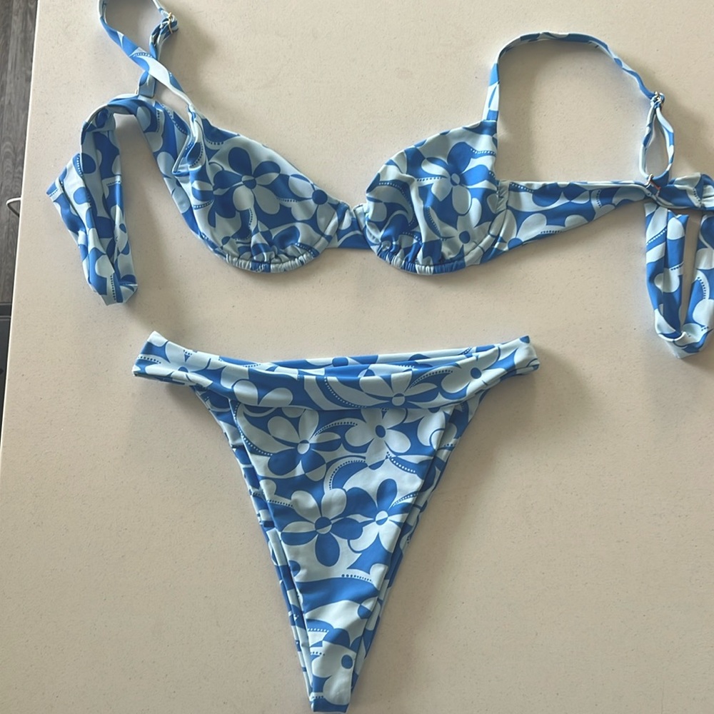 Never worn, perfectly seamless Skatie swimsuit.